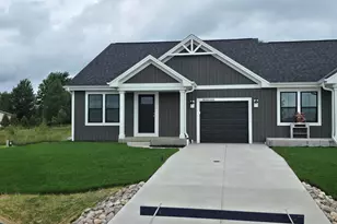 W219N16394 Jasmine Ct, Jackson, WI 53037 - Photo 1