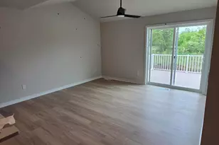 W219N16394 Jasmine Ct, Jackson, WI 53037 - Photo 3
