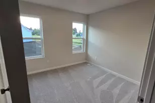 W219N16394 Jasmine Ct, Jackson, WI 53037 - Photo 15