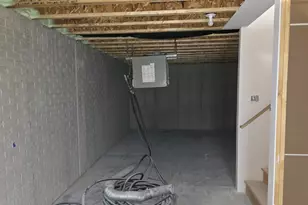 618 Harvest Ln, Hartford, WI 53027 - Photo 7