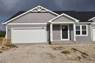 618 Harvest Ln, Hartford, WI 53027 - Photo 1