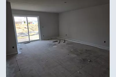 624  Harvest Ln, Hartford, WI 53027 - Photo 3