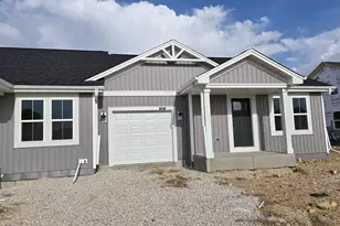 624 Harvest Ln, Hartford, WI 53027 - Photo 1