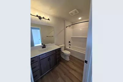 624  Harvest Ln, Hartford, WI 53027 - Photo 11