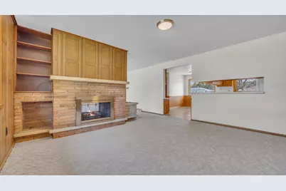 2420  Mayflower Ave, Sheboygan, WI 53083 - Photo 7