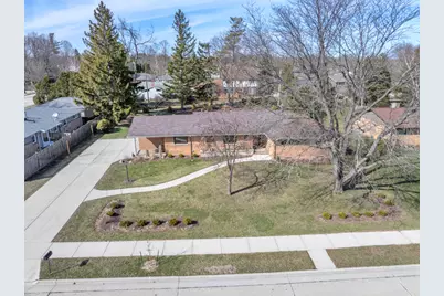 2420  Mayflower Ave, Sheboygan, WI 53083 - Photo 21