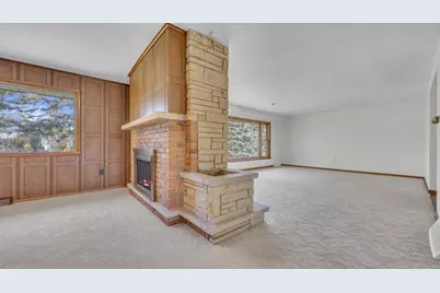 2420  Mayflower Ave, Sheboygan, WI 53083 - Photo 3