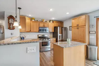 327  Tomahawk Dr, Twin Lakes, WI 53181 - Photo 7