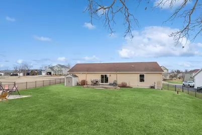 327  Tomahawk Dr, Twin Lakes, WI 53181 - Photo 21