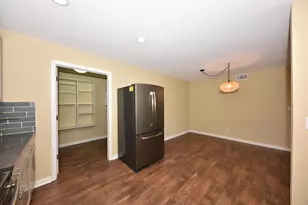 1612 S Coachlight Dr, New Berlin, WI 53151 - Photo 11