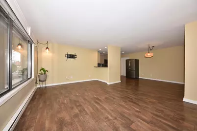 1612 S Coachlight Dr, New Berlin, WI 53151 - Photo 3