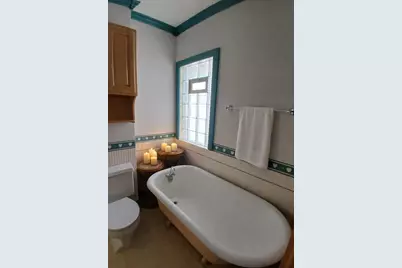 1943 E Hillcrest Ave, Milwaukee, WI 53207 - Photo 11