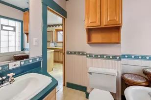 1943 E Hillcrest Ave, Milwaukee, WI 53207 - Photo 13