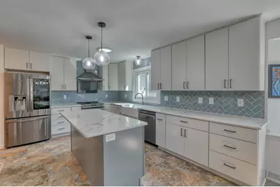 N29W26677  Peterson Dr, Pewaukee, WI 53072 - Photo 5