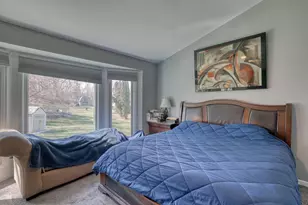 N29W26677 Peterson Dr, Pewaukee, WI 53072 - Photo 15