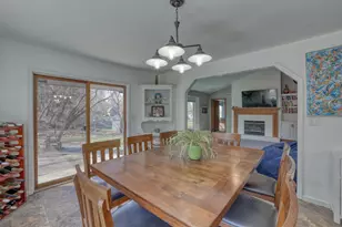 N29W26677 Peterson Dr, Pewaukee, WI 53072 - Photo 7