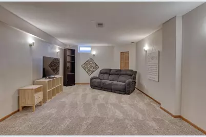 N29W26677  Peterson Dr, Pewaukee, WI 53072 - Photo 23