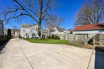 2442 S 78th St, West Allis, WI 53219 - Photo 33