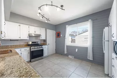 3864 E Cudahy Ave, Cudahy, WI 53110 - Photo 7