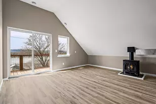 180 S Hill St, Fountain City, WI 54629 - Photo 11