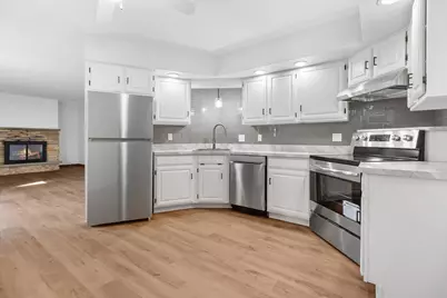 210  Echo Ln, Racine, WI 53406 - Photo 3