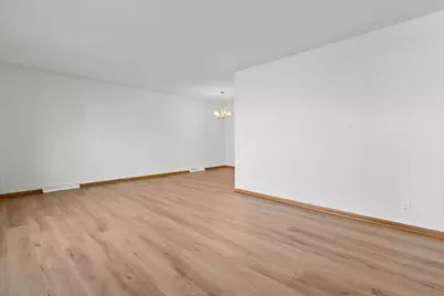 210  Echo Ln, Racine, WI 53406 - Photo 5