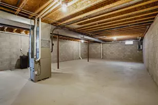 1001 Spring Waters Dr, Oconomowoc, WI 53066 - Photo 37