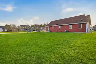 1001 Spring Waters Dr, Oconomowoc, WI 53066 - Photo 41