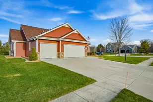 1001 Spring Waters Dr, Oconomowoc, WI 53066 - Photo 43