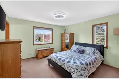 17  Hidden Creek Vw, Hartford, WI 53027 - Photo 5