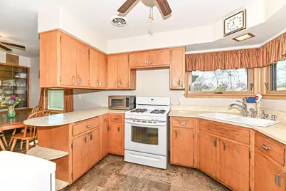 4453 N 69th St, Milwaukee, WI 53218 - Photo 9