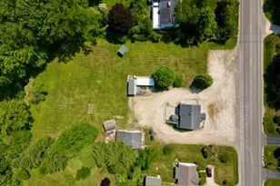 3172 N Riverside Dr, Saukville, WI 53080 - Photo 35