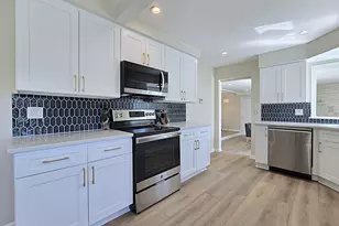 519 W Montclaire Ave, Glendale, WI 53217 - Photo 9