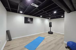 519 W Montclaire Ave, Glendale, WI 53217 - Photo 51