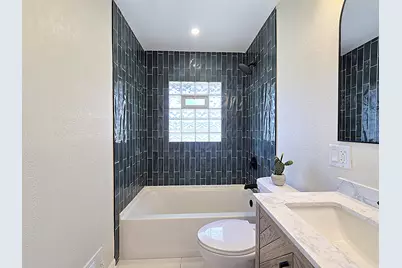 519 W Montclaire Ave, Glendale, WI 53217 - Photo 31