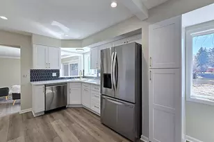 519 W Montclaire Ave, Glendale, WI 53217 - Photo 11