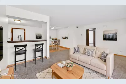 1659 S Carriage Ln #8, New Berlin, WI 53151 - Photo 5