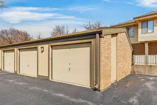 1659 S Carriage Ln, New Berlin, WI 53151 - Photo 17