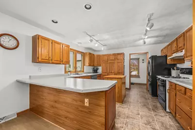 4080 S Wilshire Dr, New Berlin, WI 53151 - Photo 11