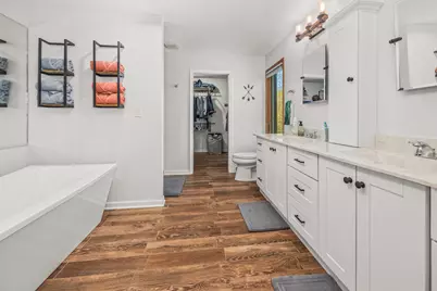 4080 S Wilshire Dr, New Berlin, WI 53151 - Photo 7