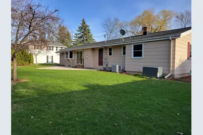 13600 W Forest Knoll Dr, New Berlin, WI 53151 - Photo 3