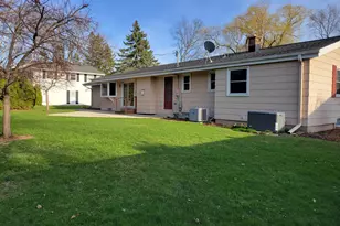 13600 W Forest Knoll Dr, New Berlin, WI 53151 - Photo 3