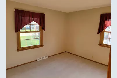 13600 W Forest Knoll Dr, New Berlin, WI 53151 - Photo 13