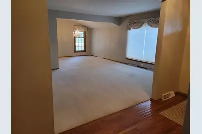 13600 W Forest Knoll Dr, New Berlin, WI 53151 - Photo 31