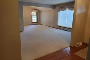 13600 W Forest Knoll Dr, New Berlin, WI 53151 - Photo 31