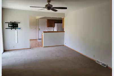 13600 W Forest Knoll Dr, New Berlin, WI 53151 - Photo 9