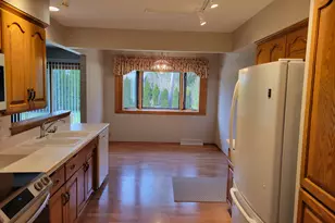 13600 W Forest Knoll Dr, New Berlin, WI 53151 - Photo 7