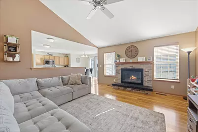 1418  Center St, Hartford, WI 53027 - Photo 3