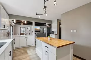 N87W36989 Mapleton Rd, Oconomowoc, WI 53066 - Photo 15