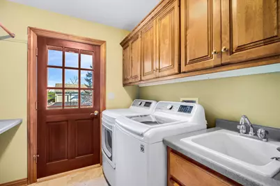 W316S8904  Laurens Pkwy, Mukwonago, WI 53149 - Photo 11